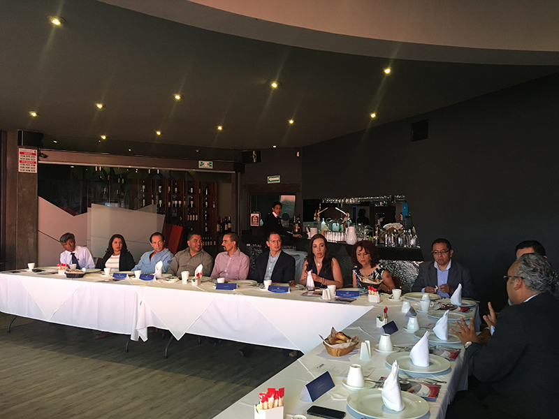 Desayuno con el Secretario de Turismo